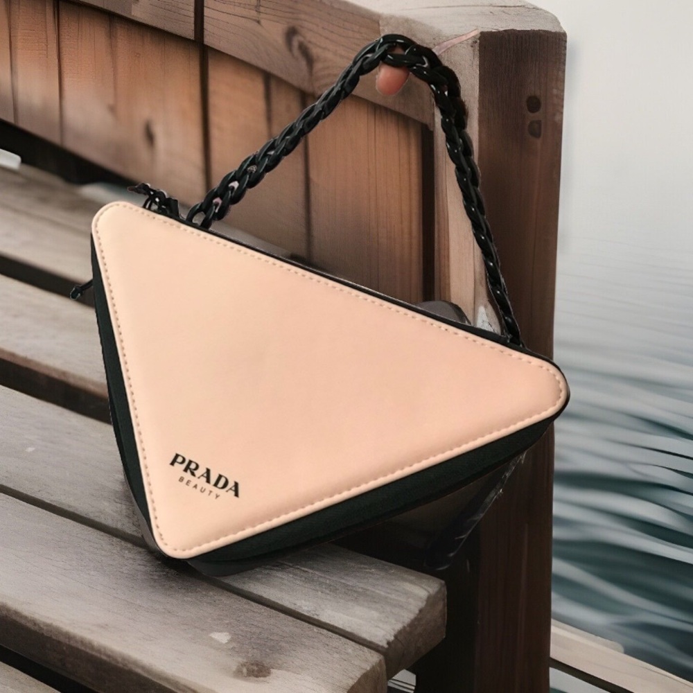 Prada - Picture 6 of 10
